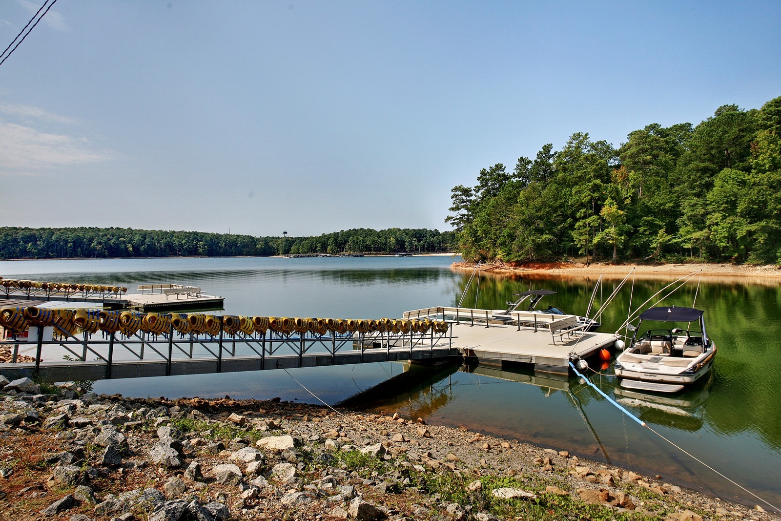 How do you find real estate in Lake Allatoona?